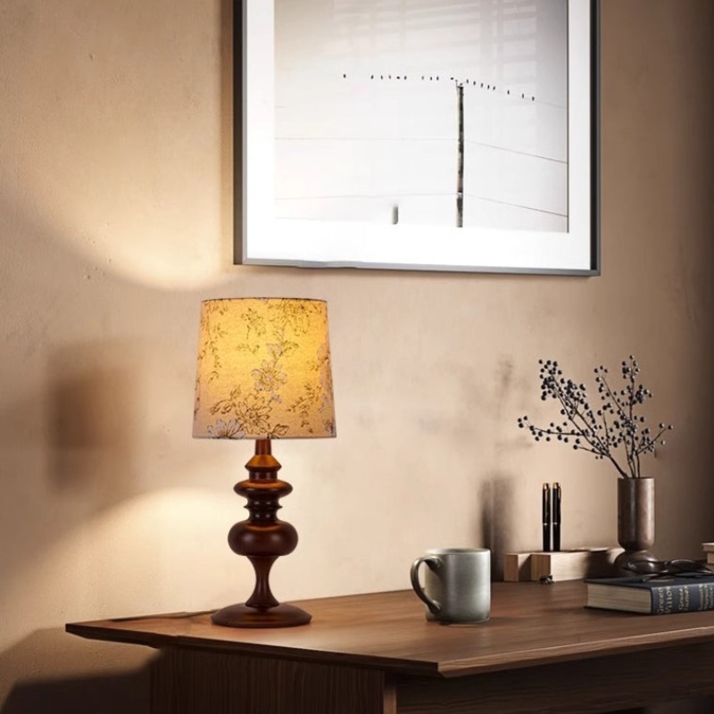 Traditional Vintage Cylinder Solid Wood Fabric 1-Light Table Lamp For Bedroom