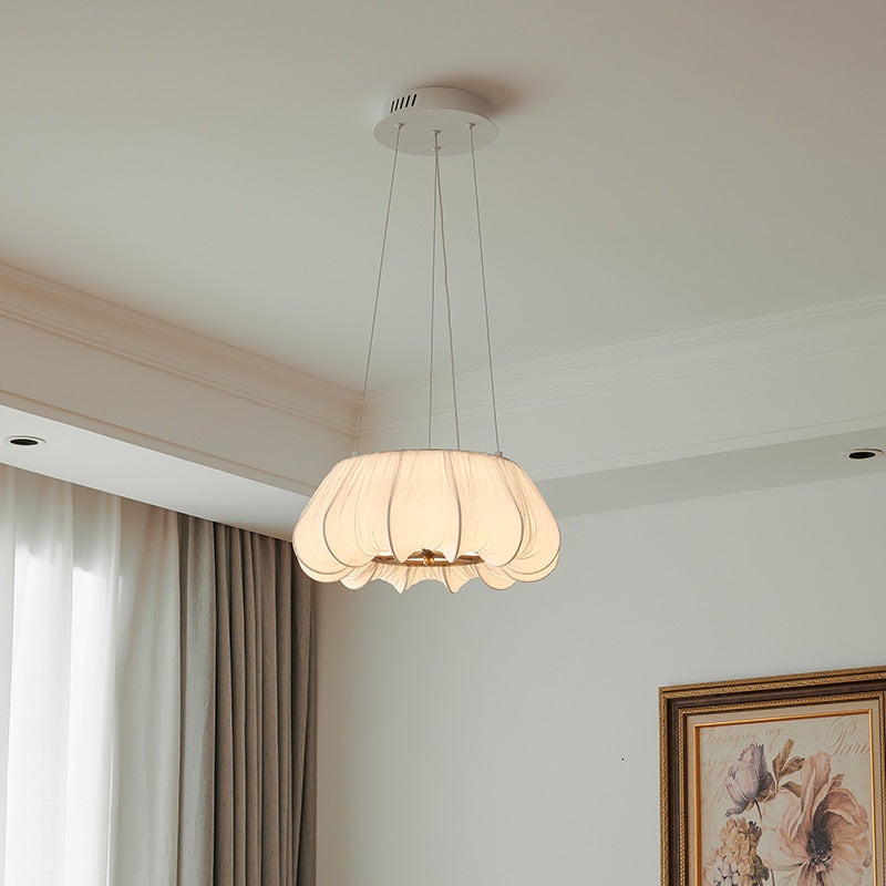 Traditional French Round Fabric Lampshade Iron Solid Wood LED Chandeliers For Living Room