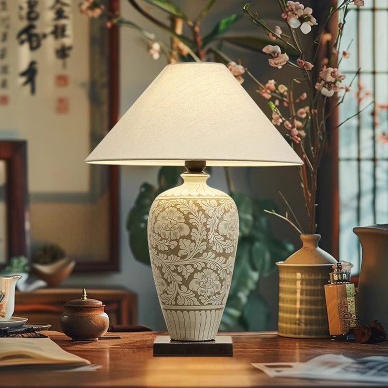 Traditional Chinese Vase Ceramic Fabric 1-Light Table Lamp For Bedroom