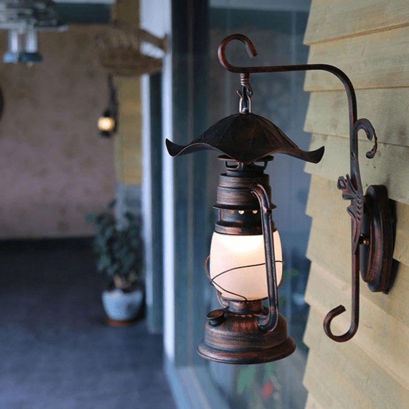 Vintage Old-style Kerosene Lamp Iron 1-Light Wall Sconce Lamp