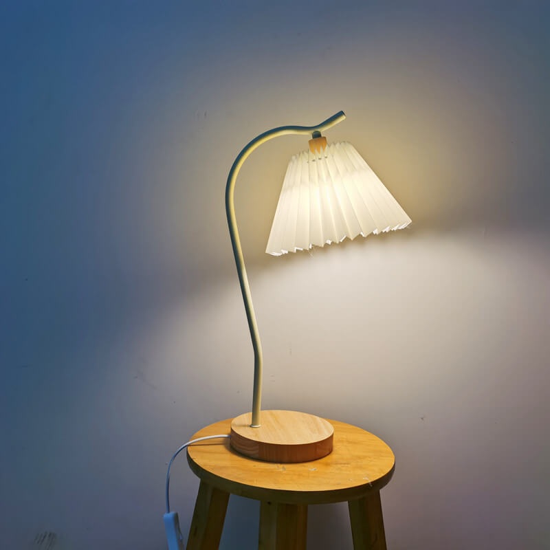 European Minimalist Pleated Solid Wood 1-Light Table Lamp
